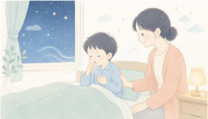 夜、ベッドで咳き込む男の子の背中を、お母さんが優しくさすって寄り添っているイラスト